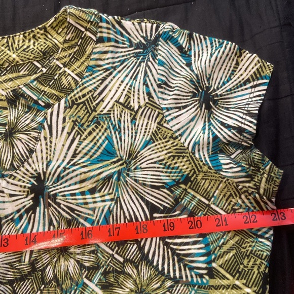 🌺Ruby RD Favorites Women’s Multicolor Tropical Short Sleeve top size large - Picture 3 of 6